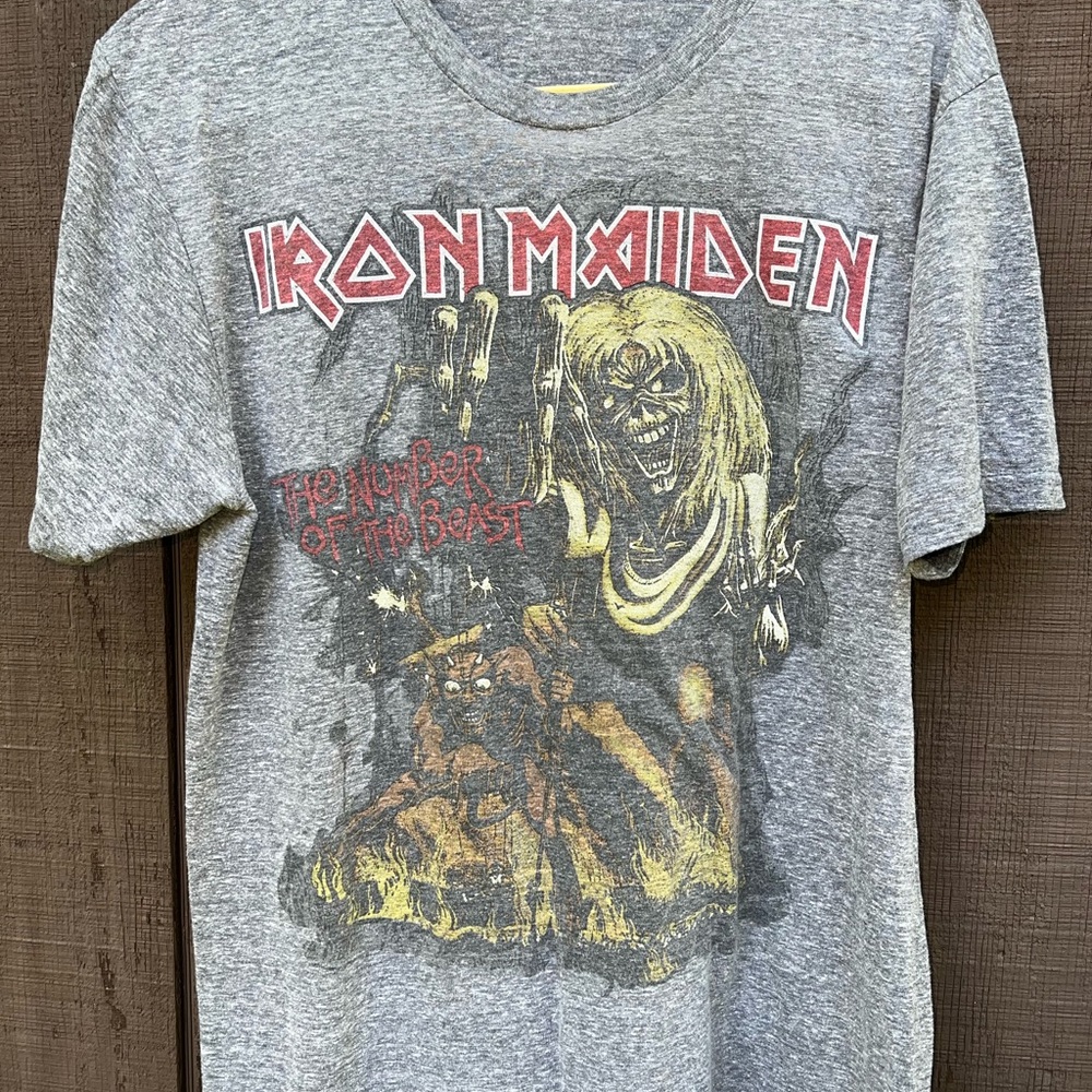 Iron Maiden graphic T-shirt | Size: Large